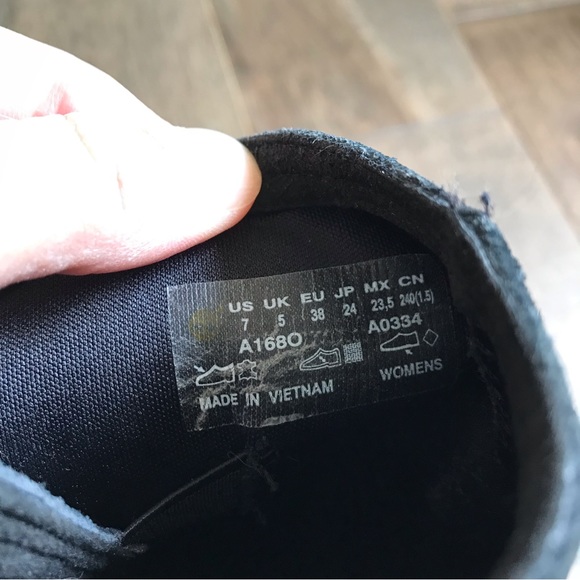 Cute Timberland Black Boots with Heel - Women’s Size 7 / 38 EU - Picture 7 of 14